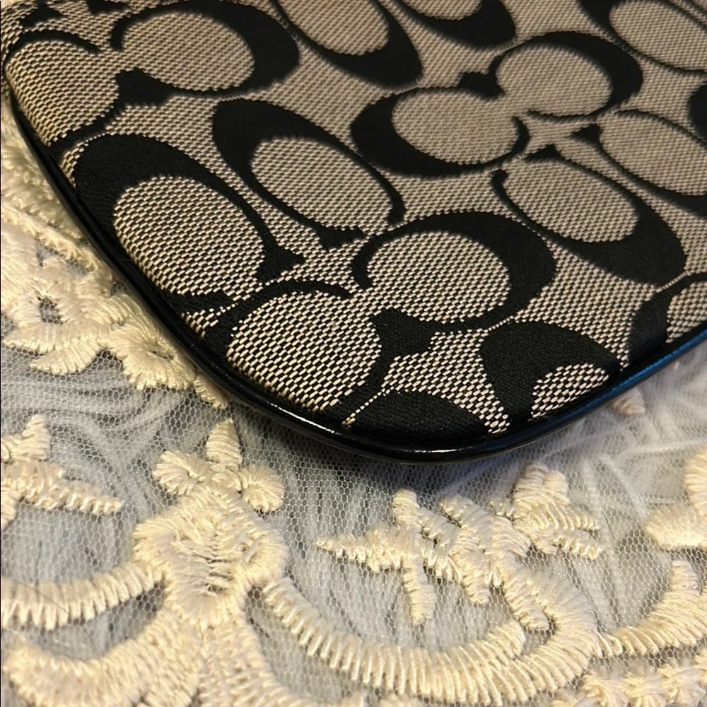 SOLD⚫️Coach Signature Wristlet - Picture 5 of 8